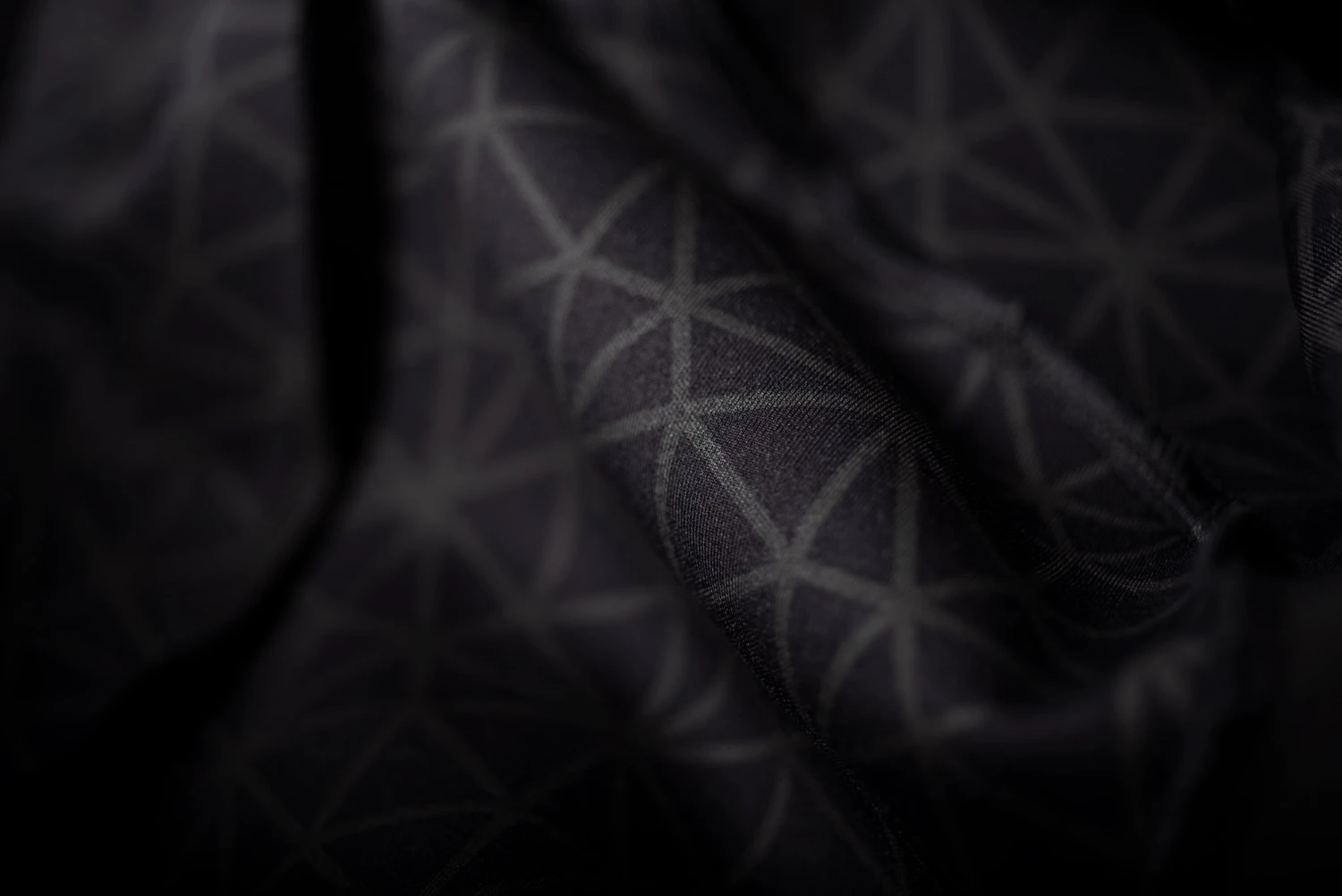 Ryzon Eclipse Graphene Shell Hooded Sweater